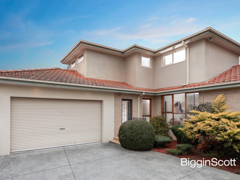 A PRIVATE FAMILY OASIS WITH STUNNING VIEWS OF THE RANGES AND SCHOOL ZONE ALLURE!