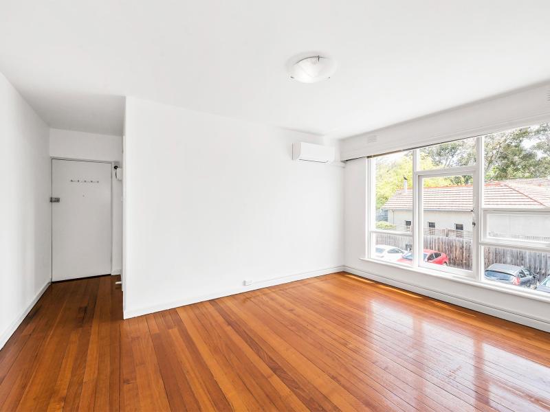 IMMACULATE ONE BEDROOM!
