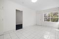 LIGHT AND BRIGHT APARTMENT IN BOUTIQUE BLOCK!