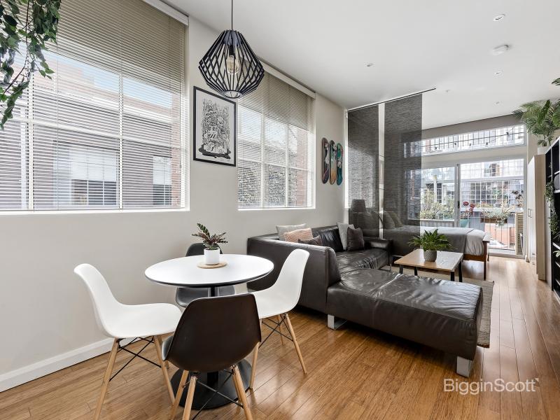 CHIC WAREHOUSE STYLE NORTH-FACING STUDIO APARTMENT IN PRIME RICHMOND LOCALE