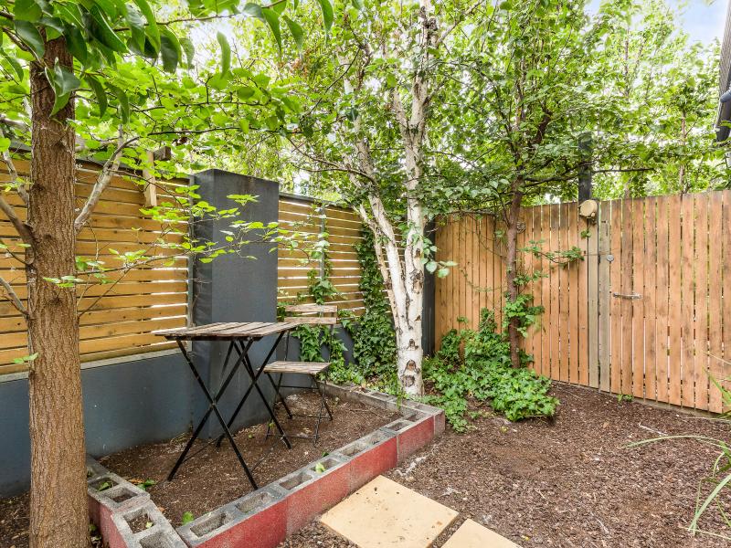Very Private Single Bedroom With The Option Of Partially Furnished 