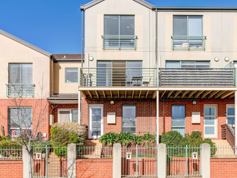 Stylish Townhouse In River Precinct