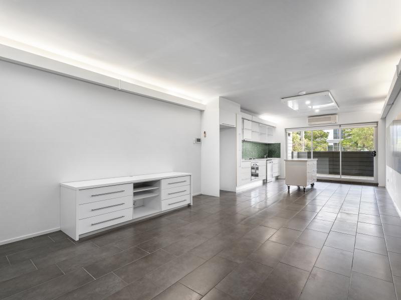 Funky Prahran Living Awaits!