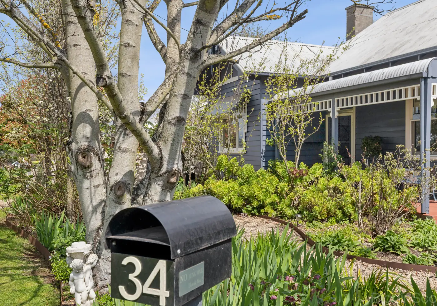 34 Frazer Street, Daylesford, VIC, Daylesford - Thumbnail 2
