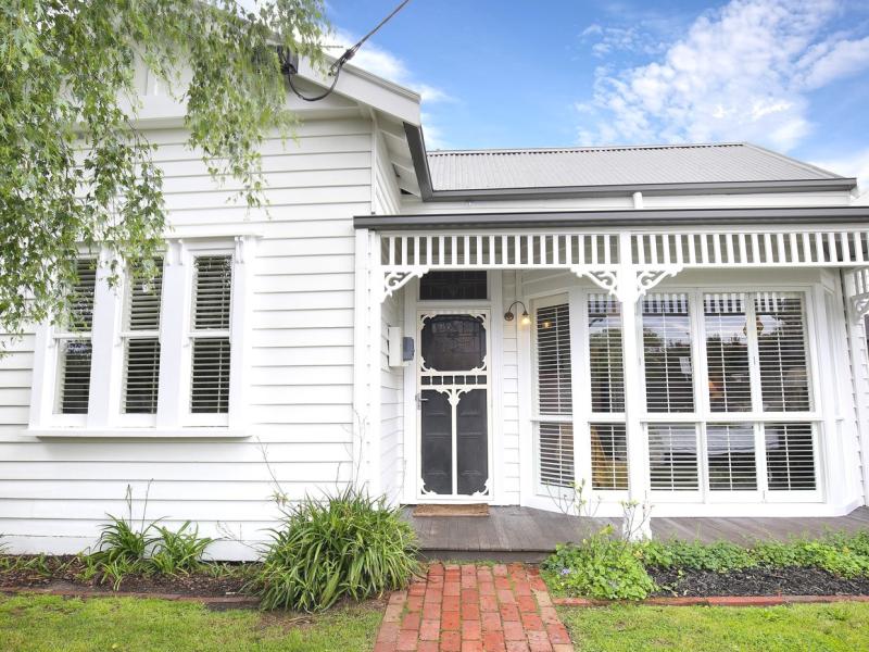 Where Period Elegance Meets Modern Family Living