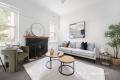 Spacious Art Deco Apartment in Prime Richmond Hill Location