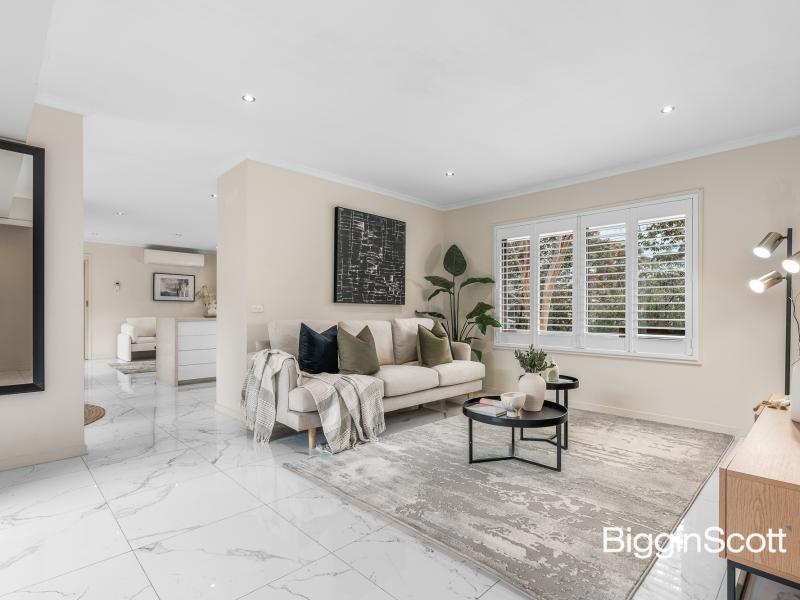 SUNBATHED STYLE IN GWSC ZONE!