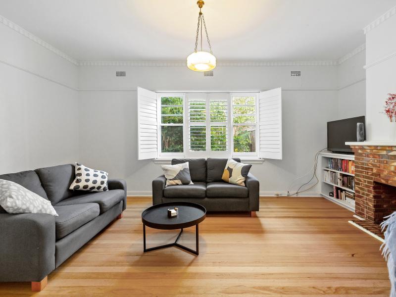 Two Bedroom Apartment Close To Public Transport