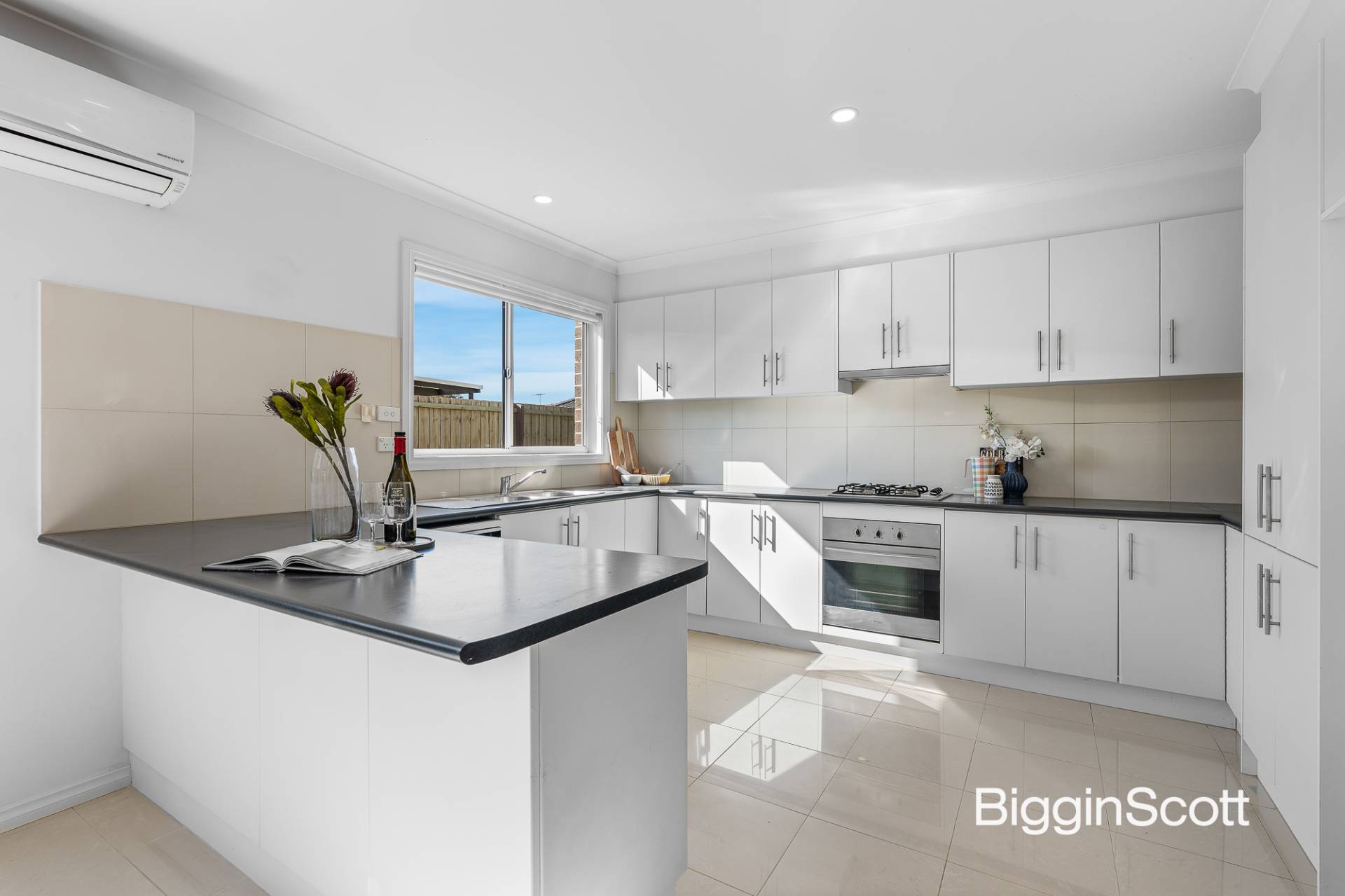 5 Bridlepath Drive, Truganina VIC 3029, Truganina - Thumbnail 5