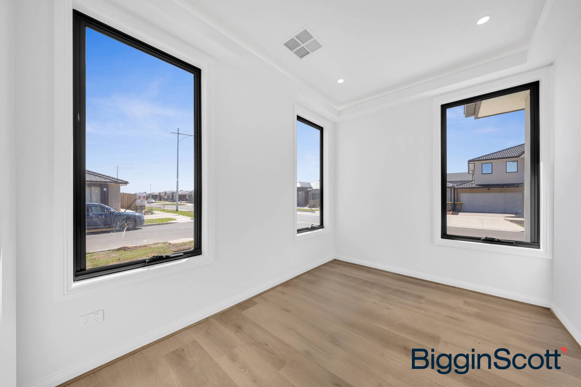 1 Laxmi Avenue, Werribee VIC 3030, Werribee - Thumbnail 3
