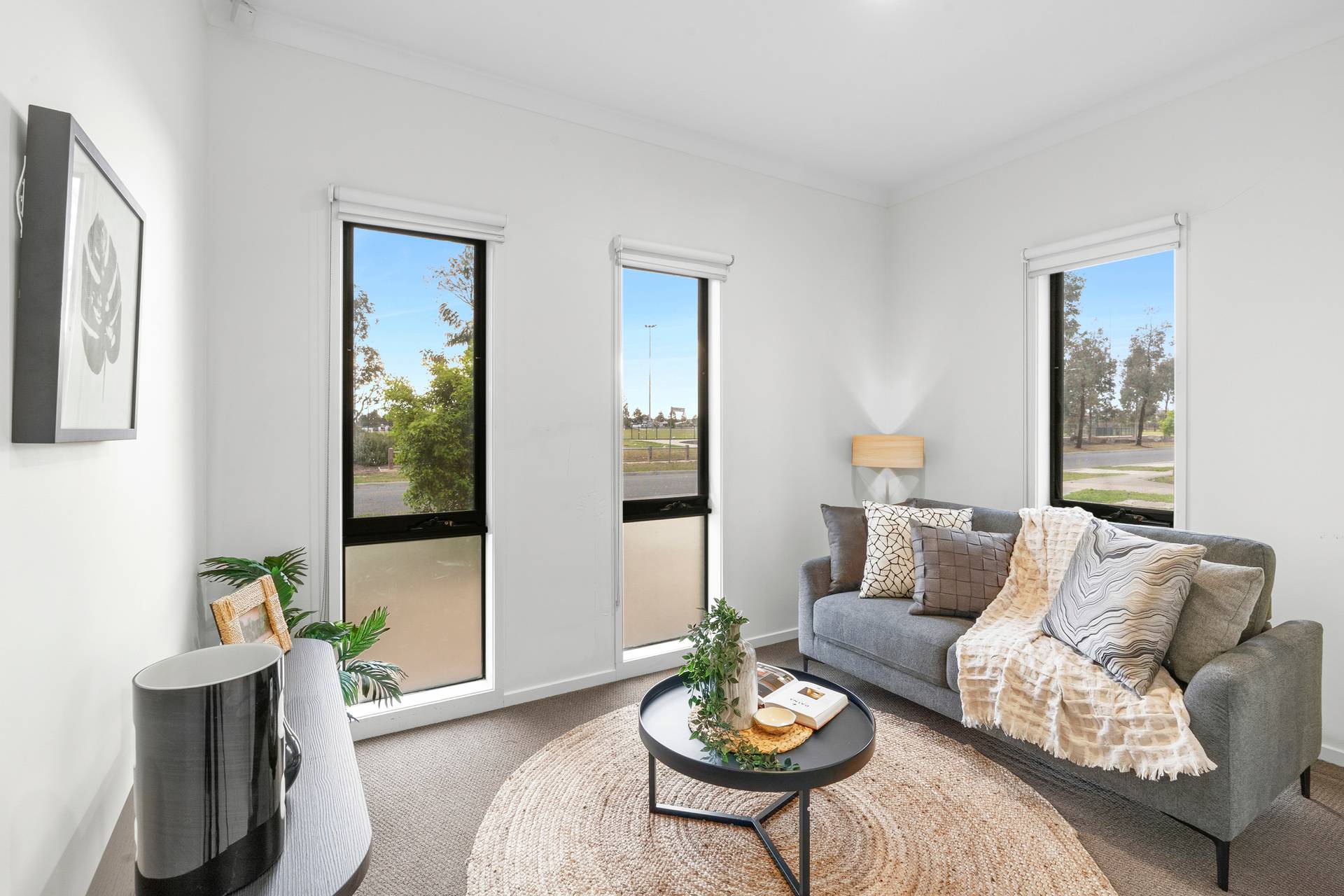 2/2 Daintrey Crescent, Williams Landing - Thumbnail 8