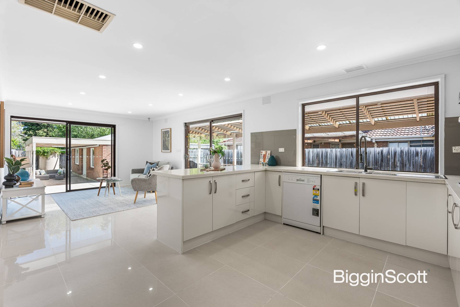 5 Bridgewater Way, Rowville VIC 3178, Rowville - Thumbnail 4