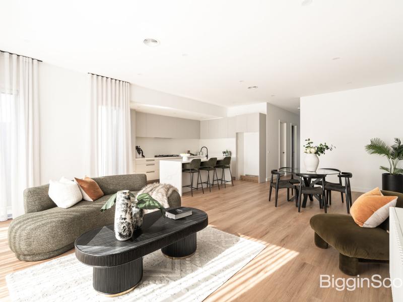 Immaculate Single-Storey Home - walking distance from Millers Junction Shopping Complex! 