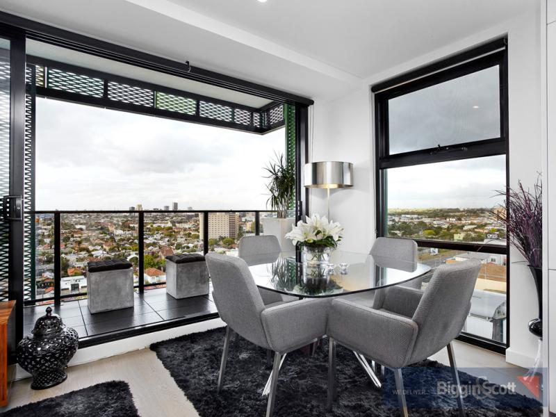 CONTEMPORARY ONE BEDROOM APARTMENT. 