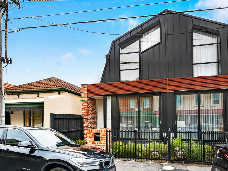 Modern 3-Bedroom Townhouse in the Heart of Brunswick
