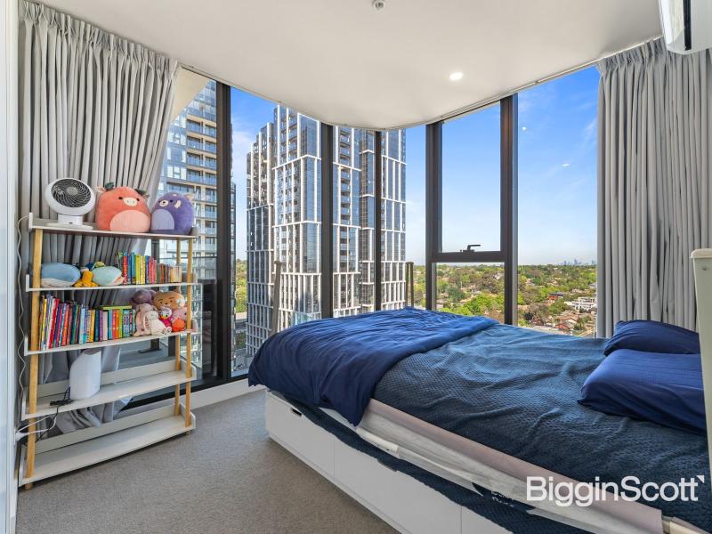 Sky-High Sophistication with Stunning City Views