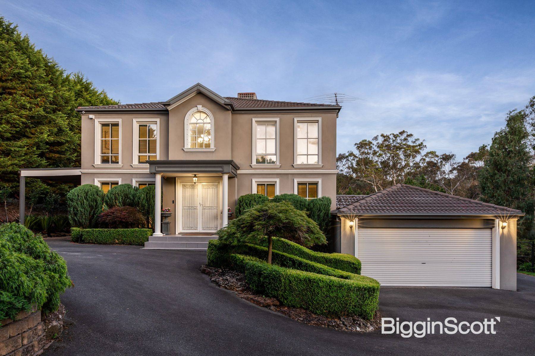 2 Aylesbury Way, Warrandyte VIC 3113