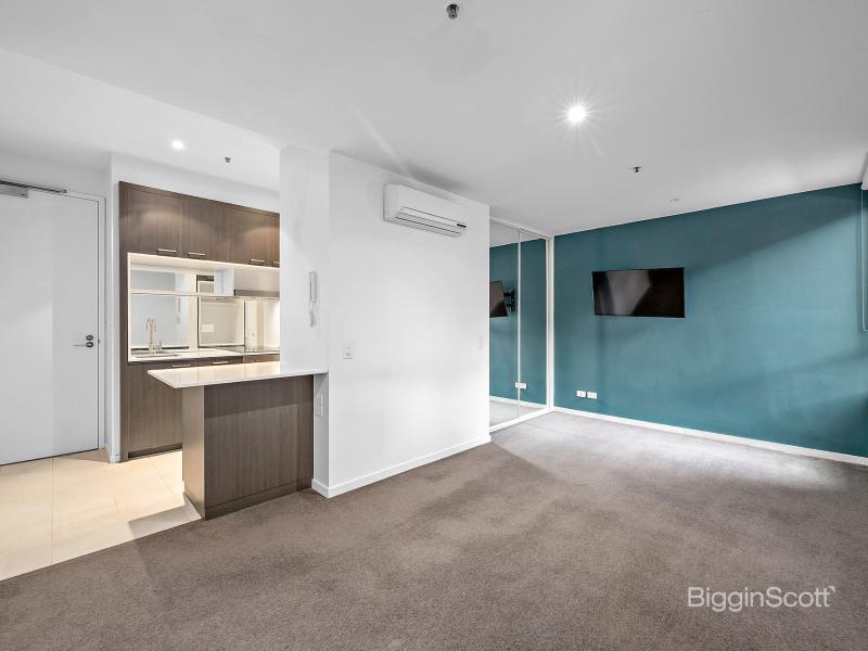 CHARLIE – SMART STUDIO LIVING WITH CAR PARK