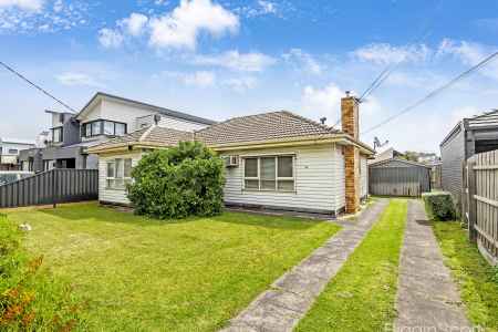 Unlock Endless Possibilities: Huge Allotment in Prime Location! 