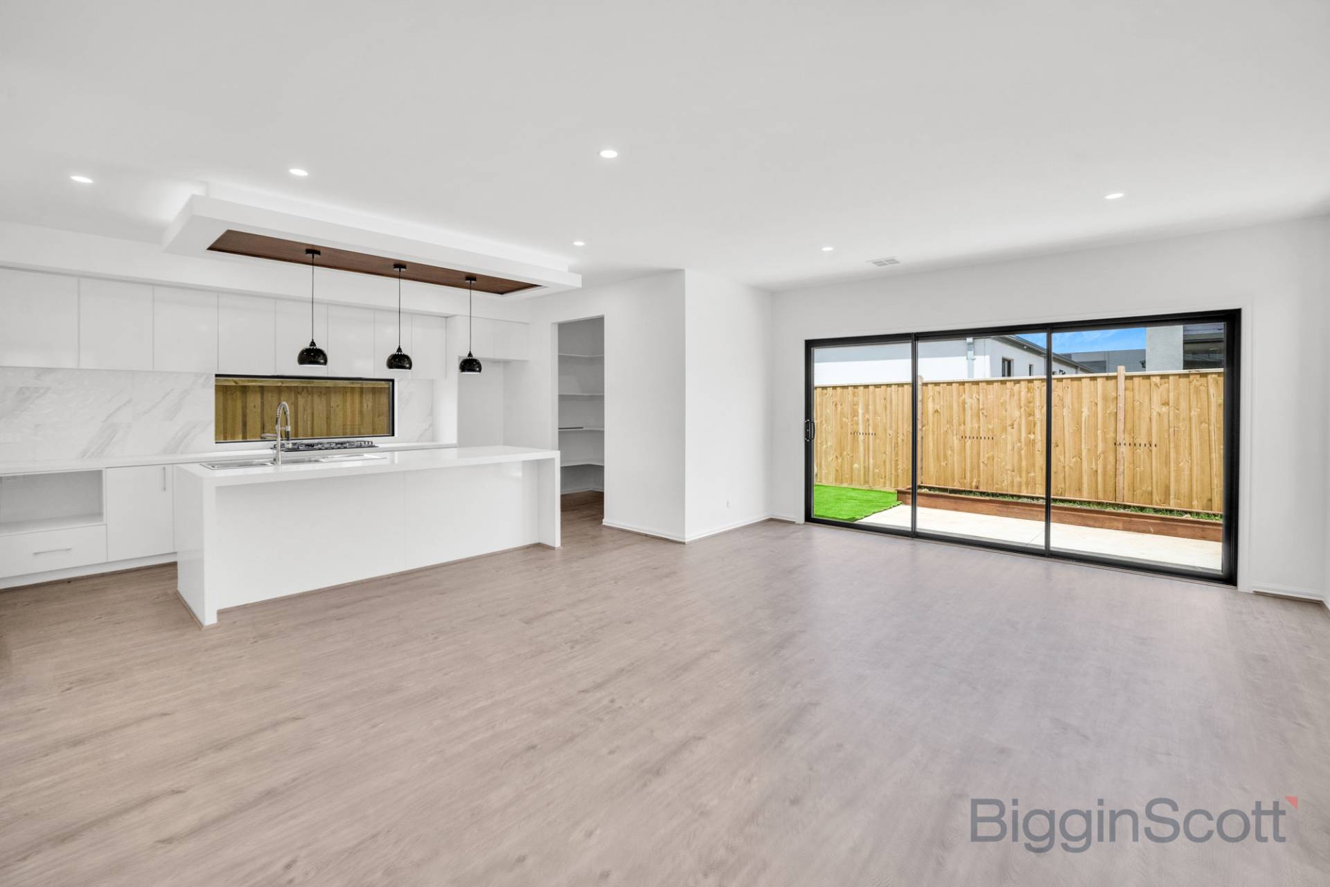 10 Montestella Street, Deanside VIC 3336, Deanside - Thumbnail 5