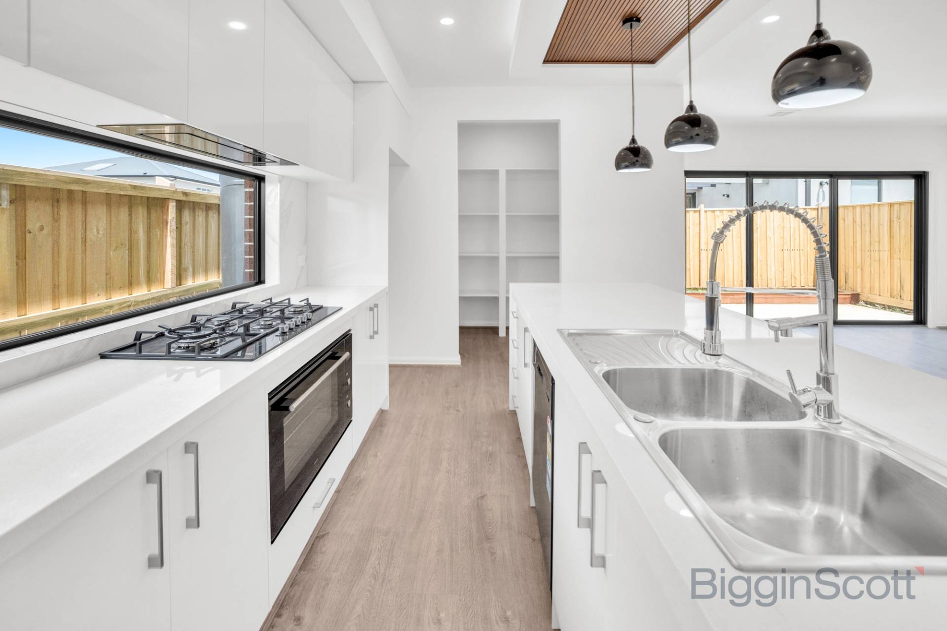 10 Montestella Street, Deanside VIC 3336, Deanside - Thumbnail 4