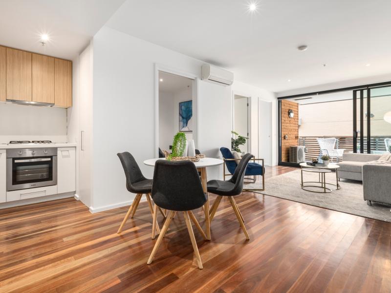 Huge One Bedroom Apartment With Separate Study Room In A Sensational Location