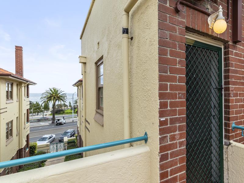 Mandalay - On The Edge Of The Bay!