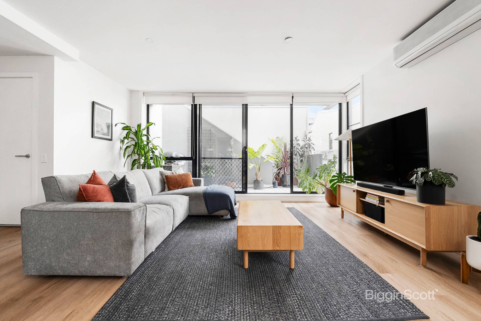 1/2 Waterloo Place, Richmond VIC 3121