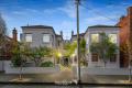 2 Bedroom Apartment in East Melbourne