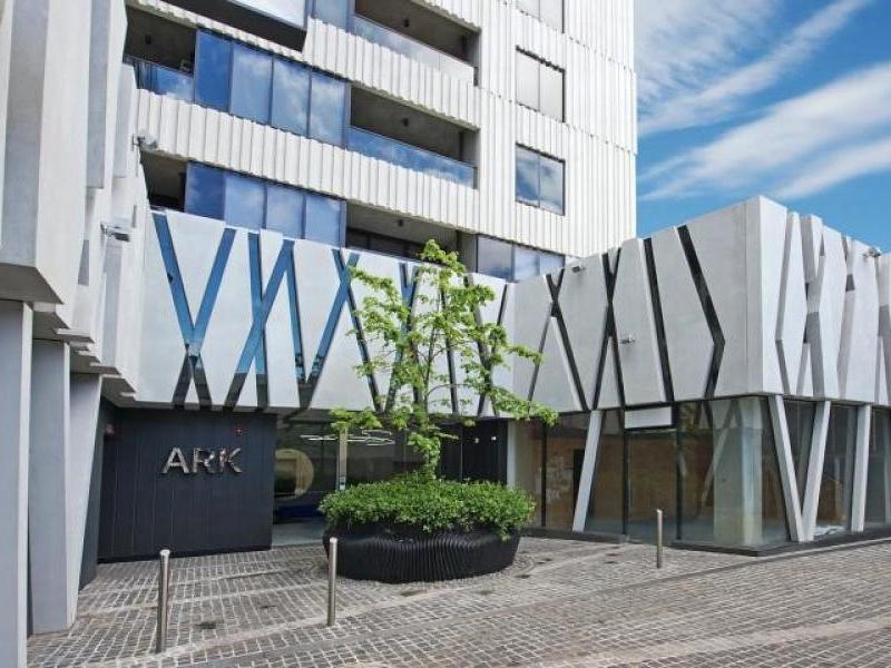 STUNNING 1 BEDROOM APARTMENT IN ONE OF THE MOST SOUGHT AFTER BUILDINGS IN RICHMOND!