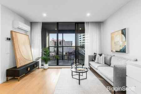 LUXURY LIVING IN SKY GARDEN - WHERE STYLE MEETS CONVENIENCE!