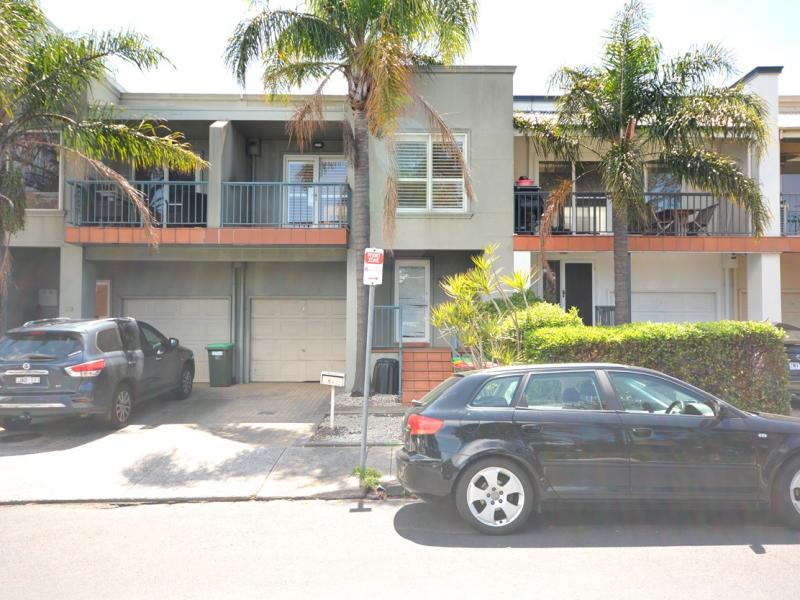 Spacious Living in a Prime Elsternwick Location