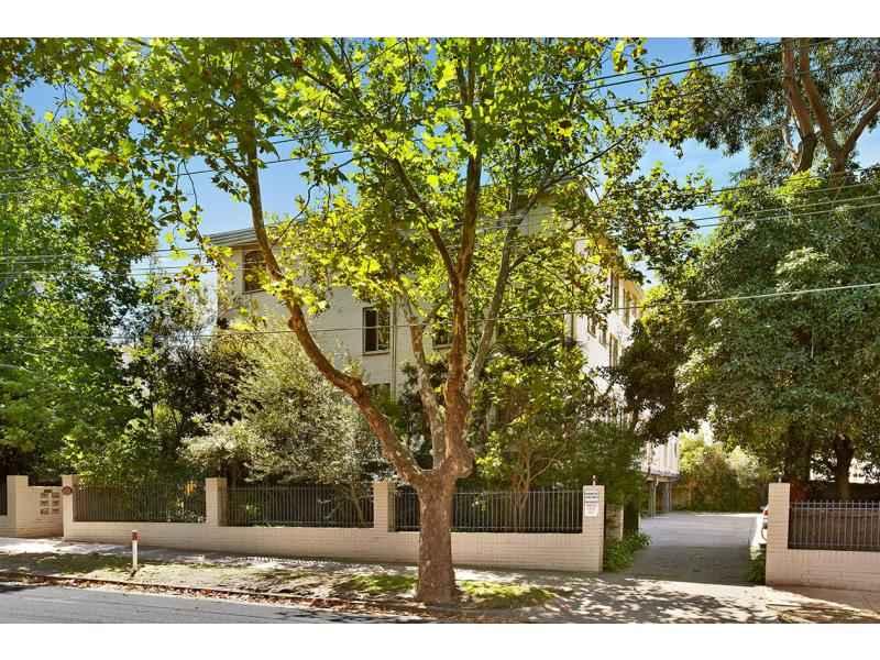 FULLY FURNISHED STUDIO IN A TREE LINE STREET!