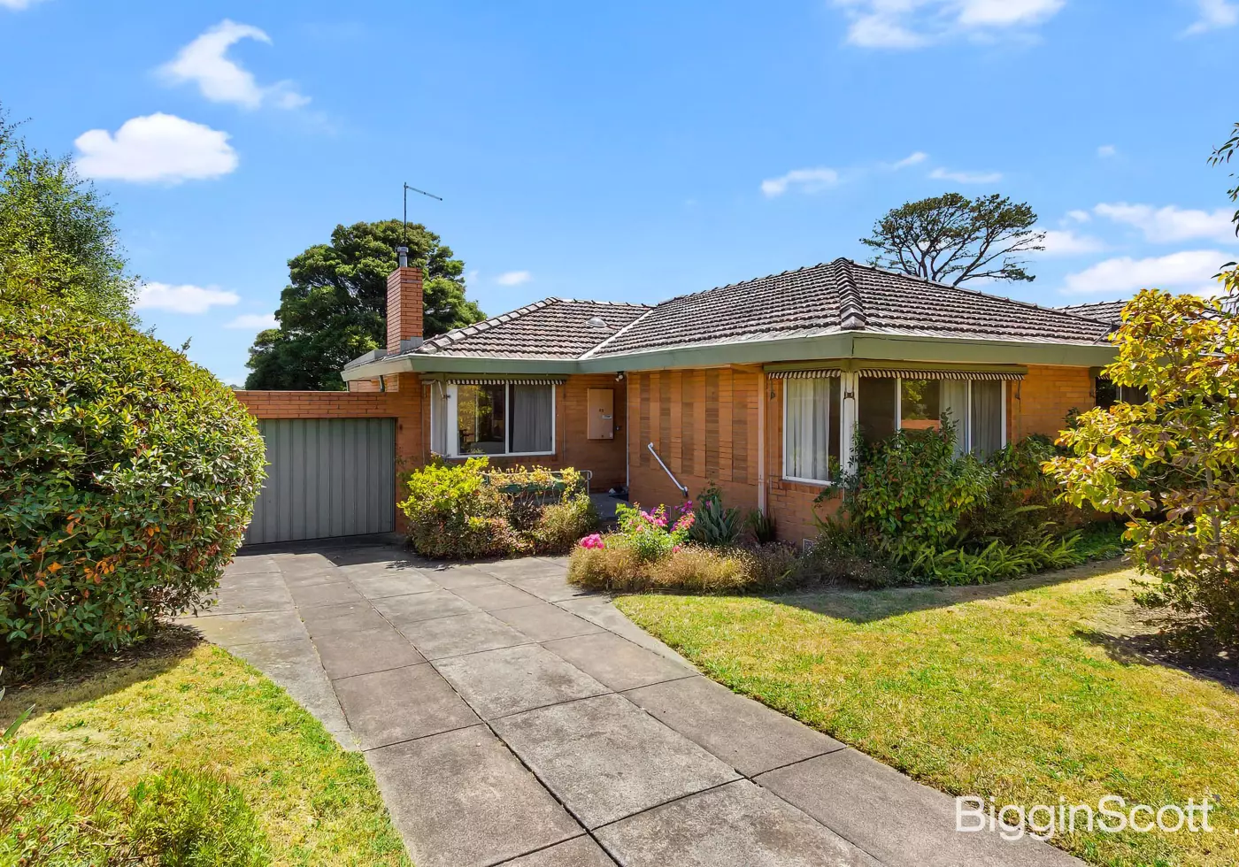 65 Ian Grove, Mount Waverley, VIC, Mount Waverley - Thumbnail 2