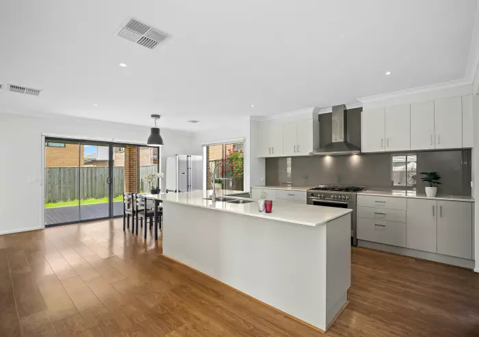 Room 1 / 3 Flora Grove, Wantirna South, VIC, Wantirna South - Thumbnail 6