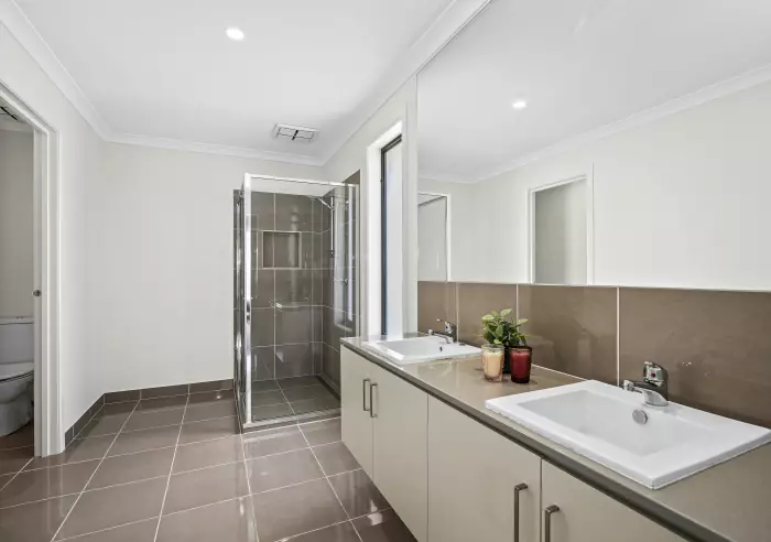 Room 1 / 3 Flora Grove, Wantirna South, VIC, Wantirna South - Thumbnail 4