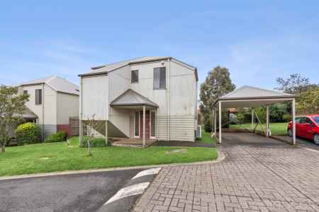 Practical Two Bedroom Townhouse in Central Daylesford