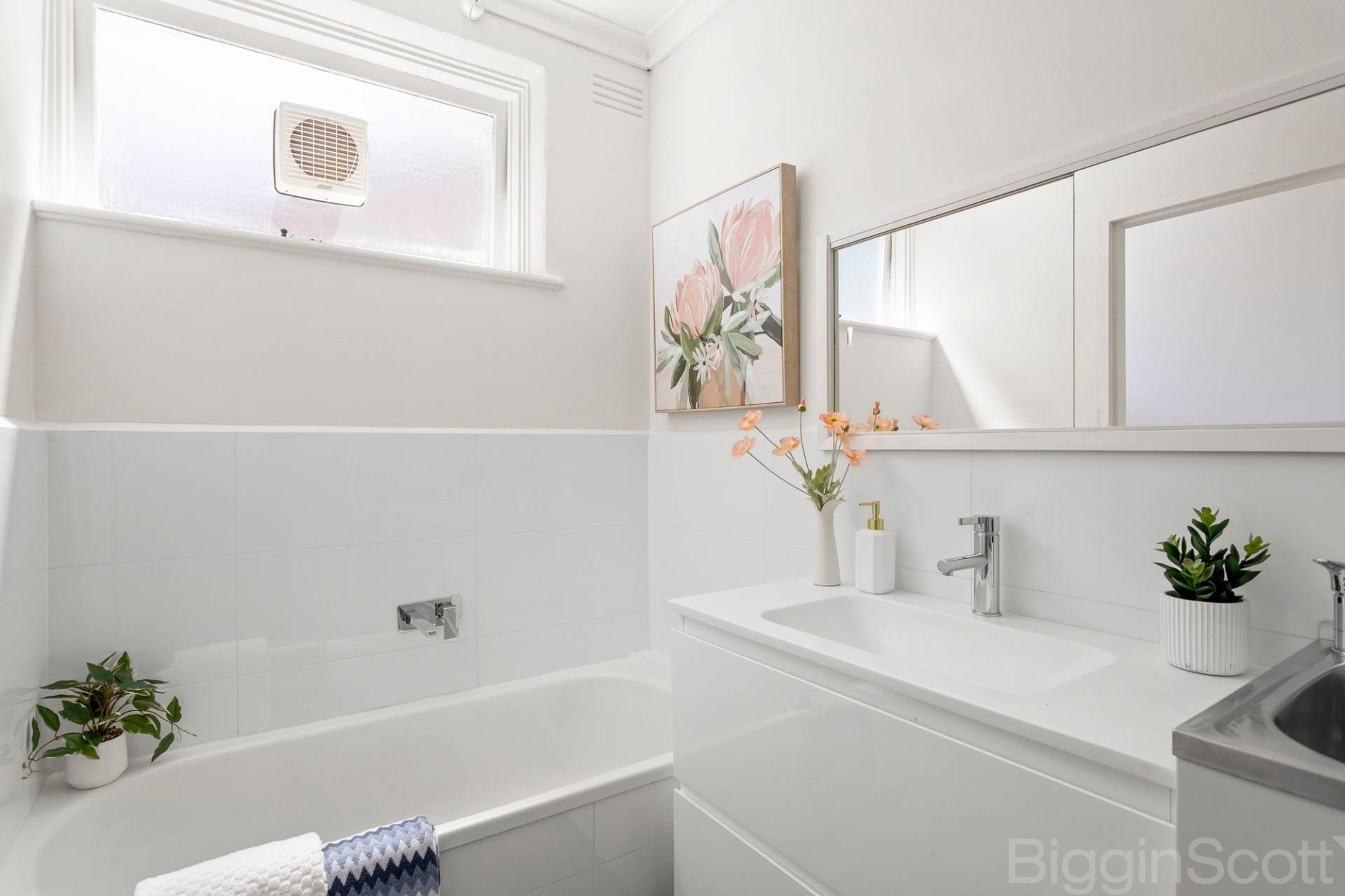 1/2a Frogmore Road, Carnegie VIC 3163, Carnegie - Thumbnail 4