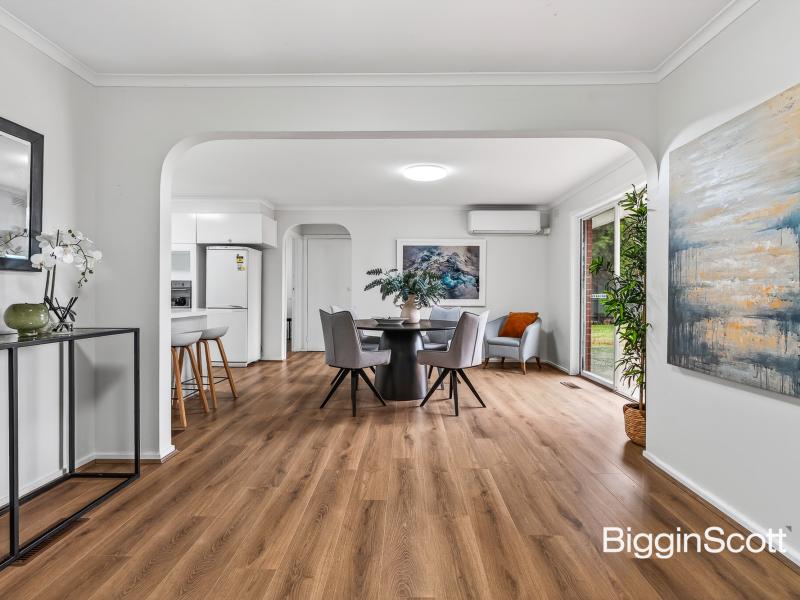 WIDE FRONTAGE, SPACIOUS FAMILY DESIGN IN BRENTWOOD SECONDARY ZONE!