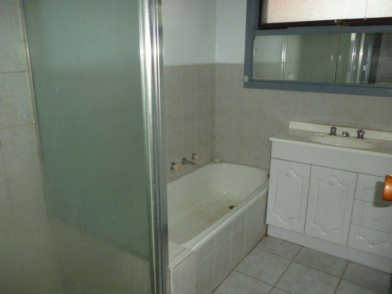 32 Stradbroke Drive, St Albans VIC 3021, St Albans - Thumbnail 7