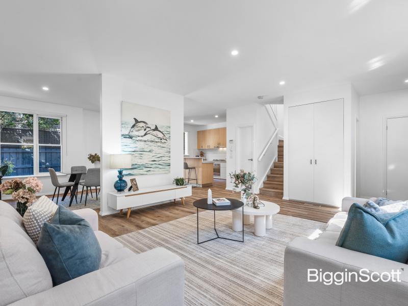 PERFECTLY PLACED HIDDEN GEM, FOR AN ENVIABLE LIFESTYLE!