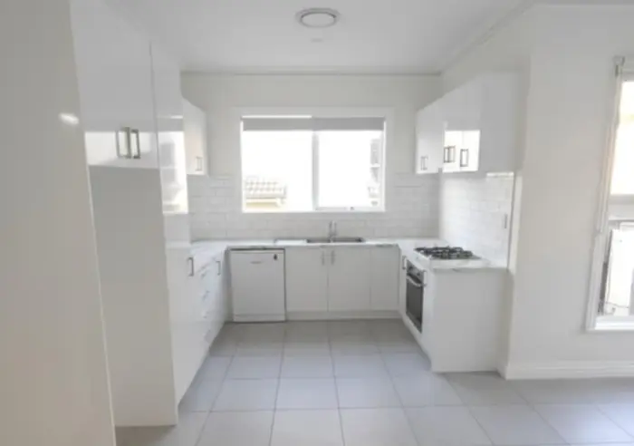 2/11 Somerset Road, Glen Iris, VIC, Glen Iris - Thumbnail 5