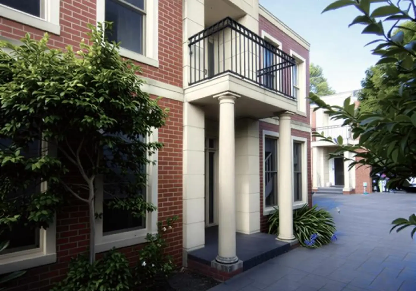 2/11 Somerset Road, Glen Iris, VIC, Glen Iris - Thumbnail 2