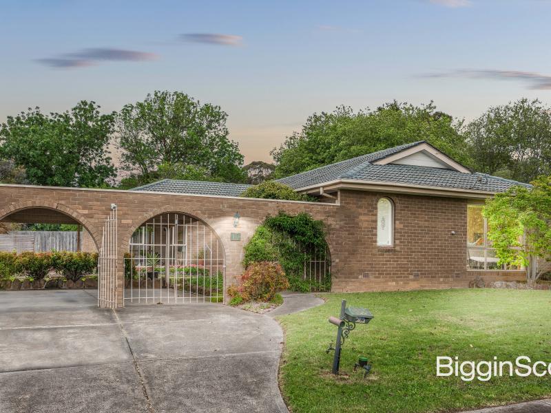 BRIGHT AND AIRY AMBIENCE IN DUAL SCHOOL ZONES!