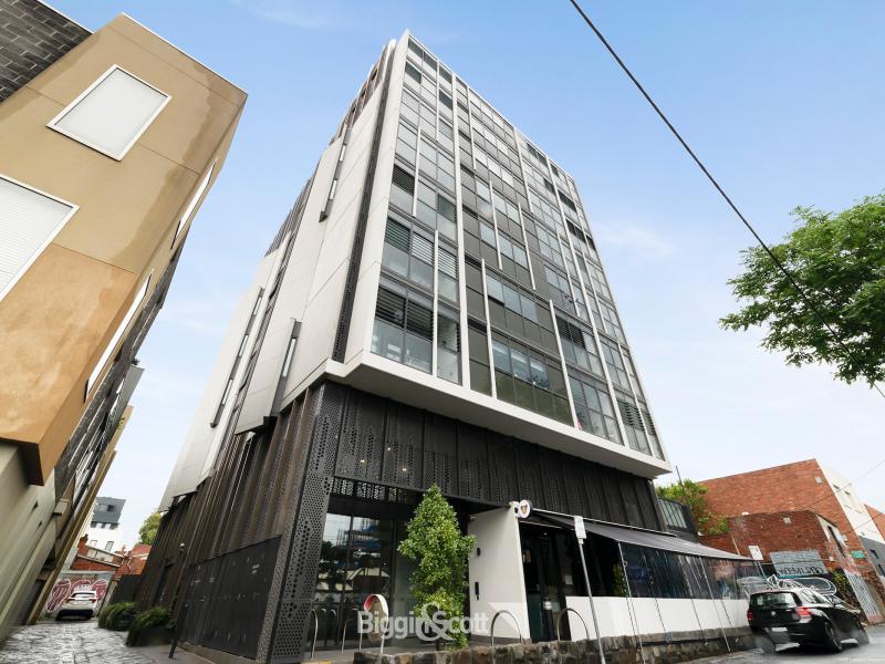 Modern Apartment In Sought After Location!