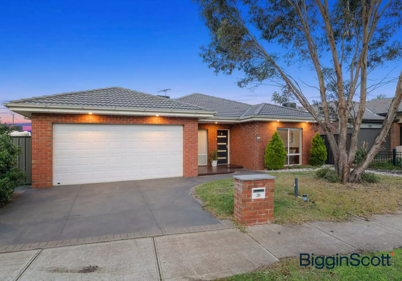 28 Nighthawk Road, Tarneit, VIC, Tarneit - Thumbnail 2