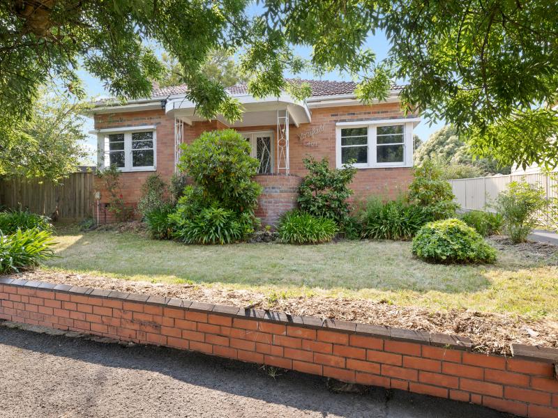 Charming Brick Home in Golden Point 