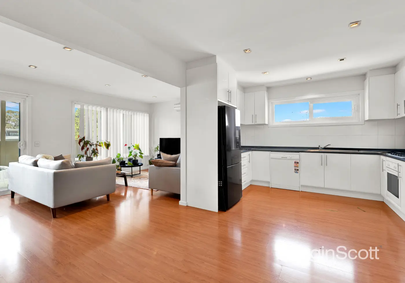 2/9 Coolac St, Cheltenham, VIC, Cheltenham - Thumbnail 2