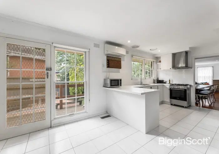 4 Meadowbank Avenue, Doncaster, VIC, Doncaster - Thumbnail 6