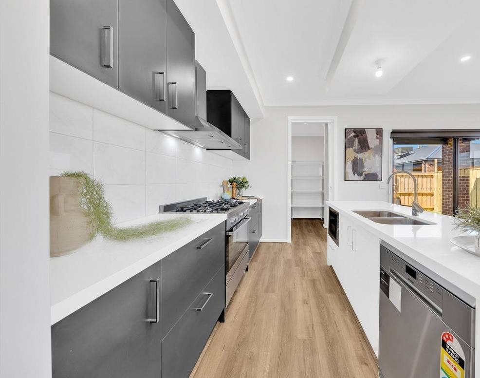 4 Shears Drive, Fraser Rise VIC 3336, Fraser Rise - Thumbnail 3